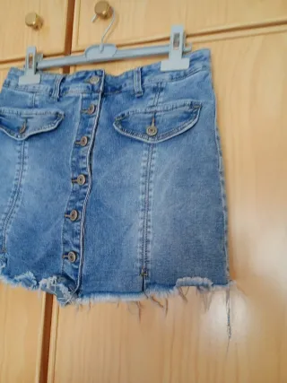 Falda vaquera mujer botones deshilachada