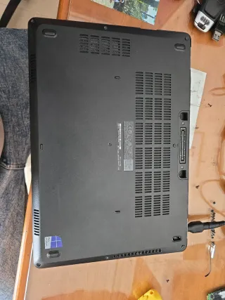 Portátil Dell Latitude E5470