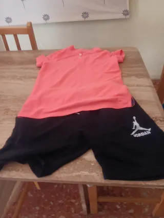 Conjunto Jordan Pantalón y Sudadera 8-9 años