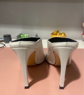Zapatos tacón Zara piel blancos talla 37