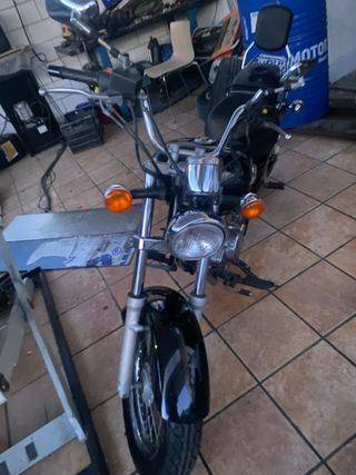 Suzuki Cruiser Negra Manual