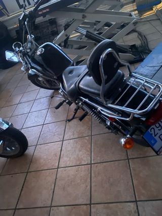 Suzuki Cruiser Negra Manual