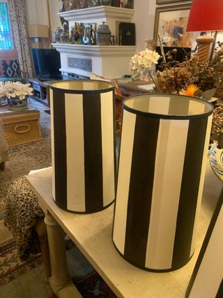Pantallas de lámpara de sobremesa a rayas