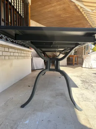 Mesa extensible exterior marca UNOPIU