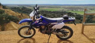 Suzuki DRZ400S Enduro Moto Azul/Blanca