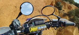 Suzuki DRZ400S Enduro Moto Azul/Blanca