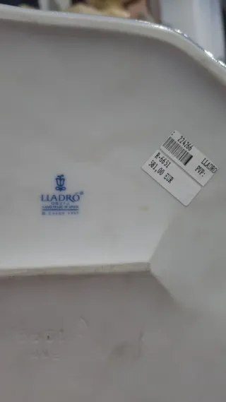 Preciosa Ninfa Lladró Flores Loto