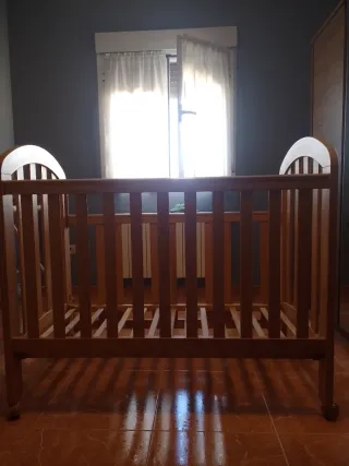 Cuna de madera marca Tramas