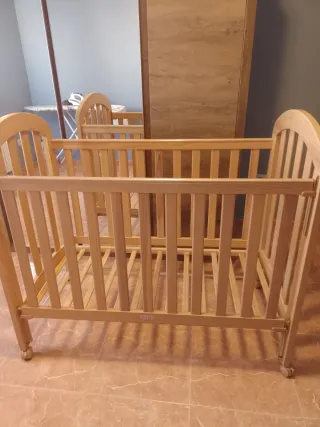 Cuna de madera marca Tramas