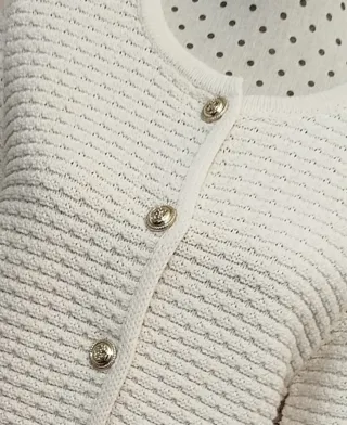 Cárdigan crudo botones dorados T. S/M