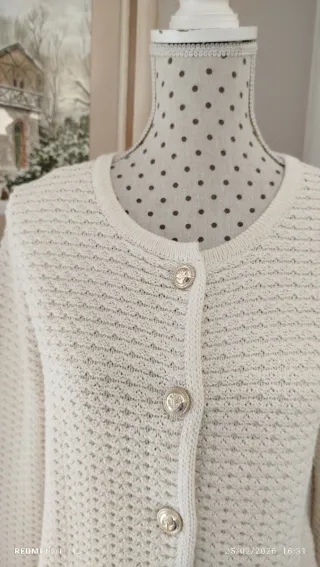 Cárdigan crudo botones dorados T. S/M