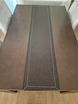 Mesa comedor y 4 sillas tela y madera