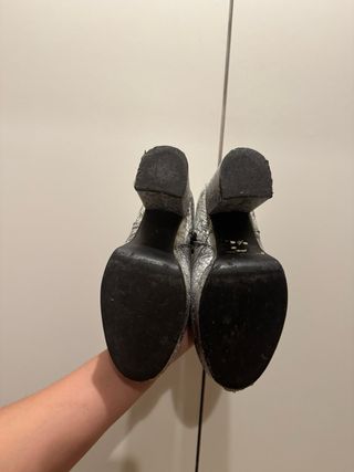 Botines con estampado de serpiente