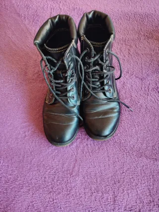 Botas negras cordones talla 37