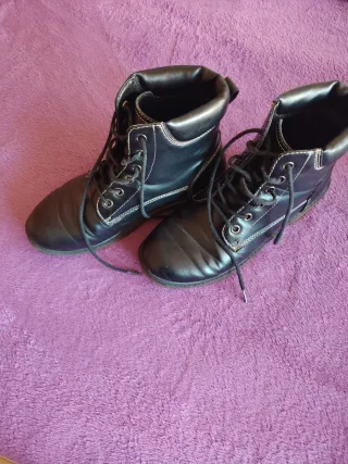 Botas negras cordones talla 37