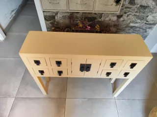 Ingresso beige con cassetti e ante