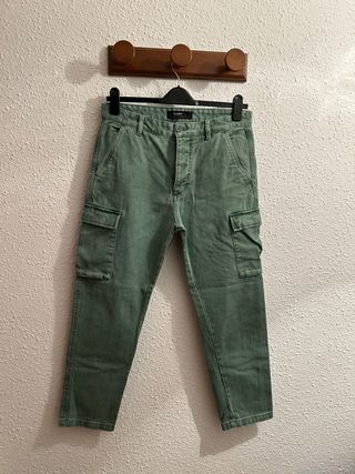 *Pantalón vaquero verde talla 40 Pull&Bear