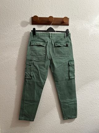*Pantalón vaquero verde talla 40 Pull&Bear