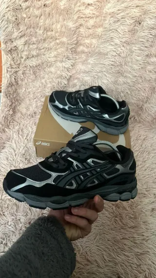 Asics Gel-NYC Gris y Negro