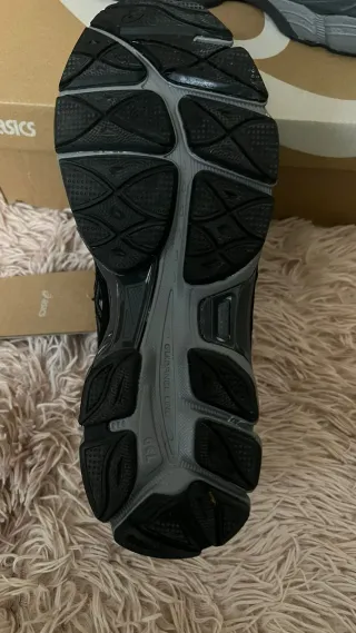Asics Gel-NYC Gris y Negro