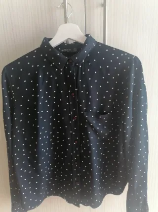 Camisa Bershka lunares azul Talla XS