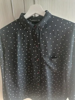 Camisa Bershka lunares azul Talla XS