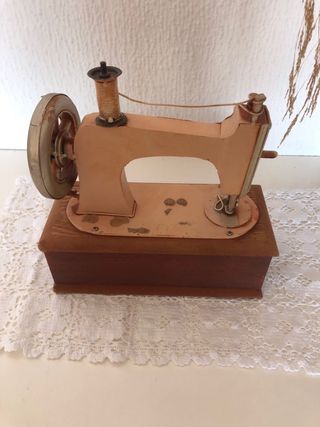 Máquina de coser vintage decorativa