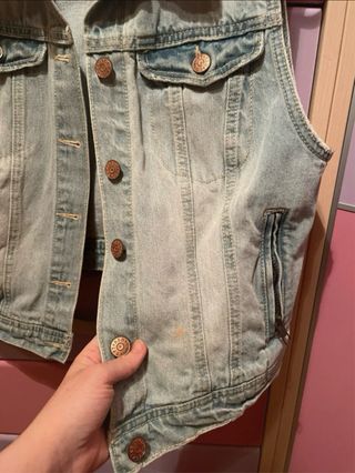 Chaleco vaquero H&M sin mangas.