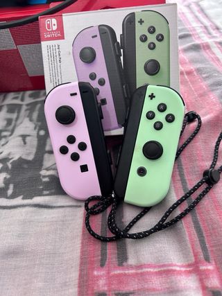 Nintendo Switch + 2 mandos + Juego + Complementos