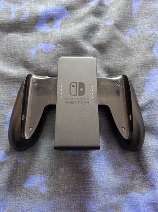 Nintendo Switch + 2 mandos + Juego + Complementos
