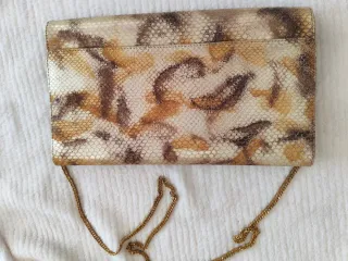 Bolso de mano con cadena