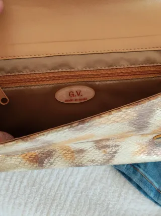 Bolso de mano con cadena