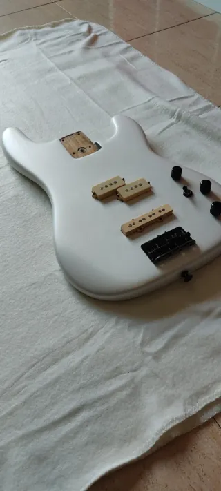 PINTA tu Bajo Eléctrico!