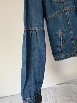 Cazadora vaquera Breshka forro flores