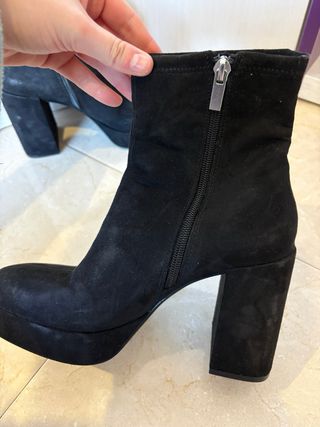 Botines de tacón negros