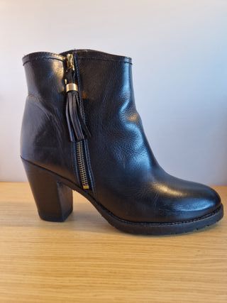 Botines negros artesanales talla 38-39