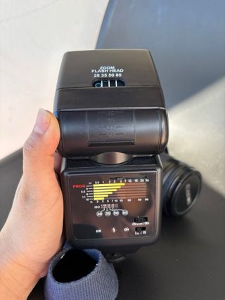 Cámara Canon con flash