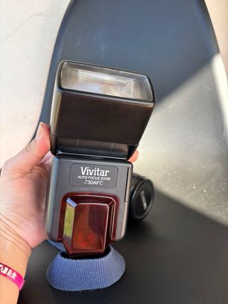 Cámara Canon con flash