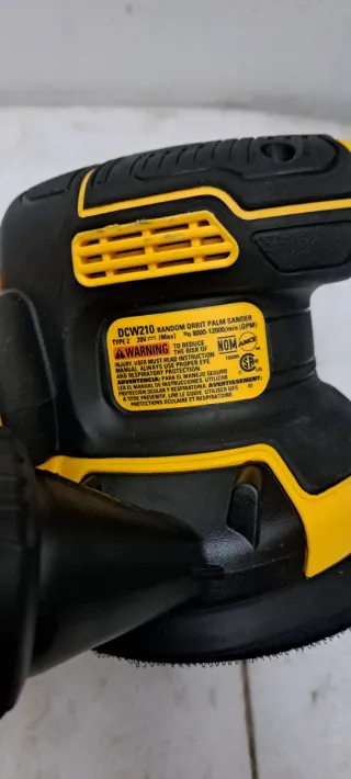 Lijadora Dewalt XR Brushless + Batería + Cargador