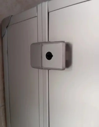 Maletín de aluminio plateado