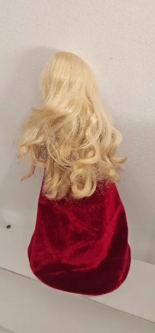 Barbie Pegaso Vestido Blanco y Rojo