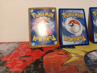 Lotto 3 carte Pokémon Charizard, Umbreon, Pikachu