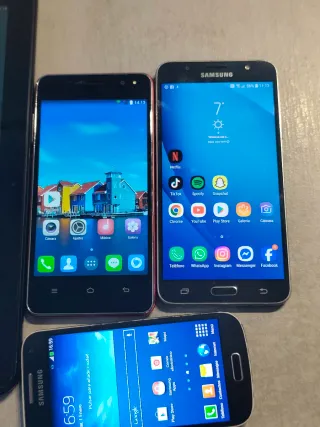 Lote 3 Móviles Samsung + Tablet Hyundai