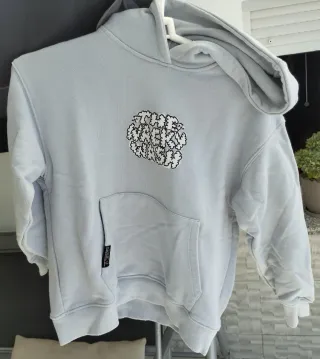 Sudadera azul con estampado de niño talla 8-9años