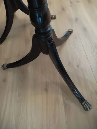 Mesa ovalada y 6 sillas tapizadas seda urge