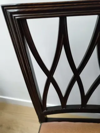 Mesa ovalada y 6 sillas tapizadas seda urge