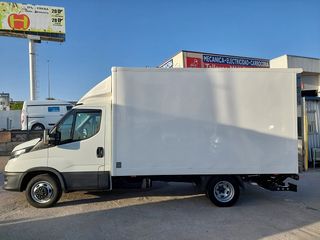 IVECO Daily  doble rueda con Trampilla2023