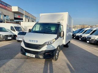 IVECO Daily  doble rueda con Trampilla2023