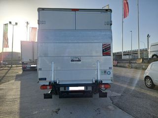 IVECO Daily  doble rueda con Trampilla2023