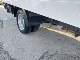 IVECO Daily  doble rueda con Trampilla2023